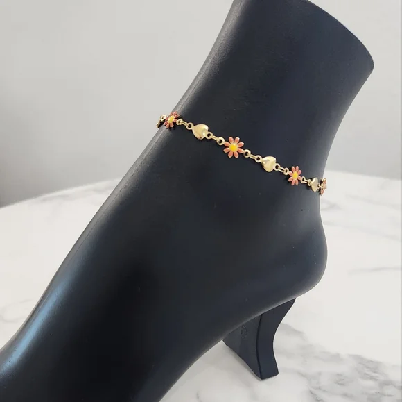 Gold Plated Heart and Enamel Daisy Charm Anklet - Picture 10 of 11